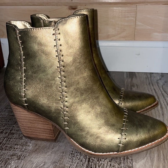 Coconuts by Matisse Elaine Gold Booties Womens Size 8M - Picture 3 of 10